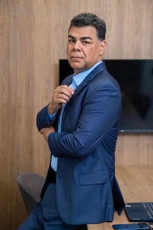 Dr. Fernando